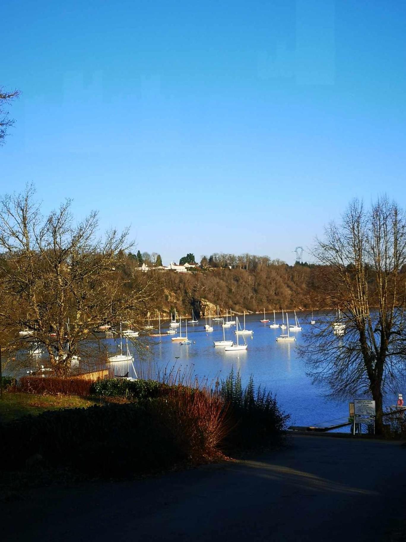 Essenciel Du Lac III Eguzon-Chantome Luaran gambar